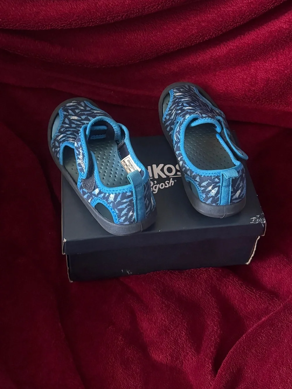 OshKosh B'gosh Blue Patterned Kids Water Shoes